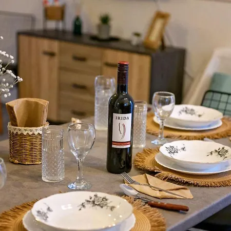 Irida Apartment *